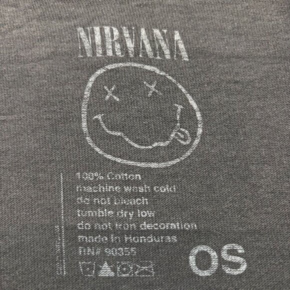 Nirvana MTV Unplugged in New York Grunge Band Distressed Graphic T-Shirt Size On - Picture 4 of 4